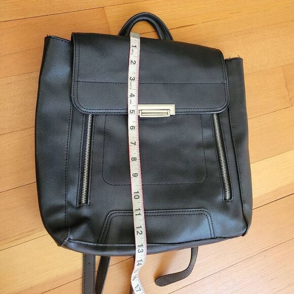 Faux leather backpack square shape alternative goth grunge alt minimalist modern - Picture 11 of 14